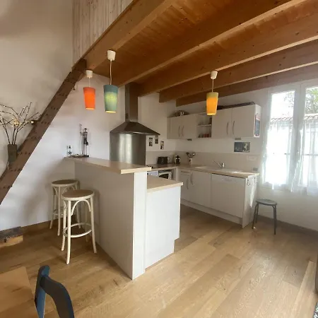 Ferienhaus Renovee A Fouras: 2 Ch + Mezzanine, Proche Plage/centre, Jardin Privatif, Equipement Complet - Fr-1-709-64