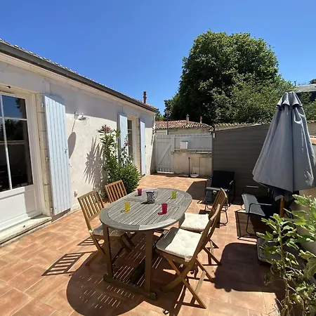 Ferienhaus Renovee A Fouras: 2 Ch + Mezzanine, Proche Plage/centre, Jardin Privatif, Equipement Complet - Fr-1-709-64 *