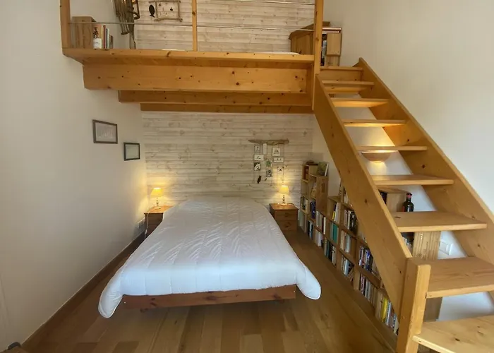 Rénovée à Fouras: 2 Ch + Mezzanine, Proche Plage/centre, Jardin Privatif, équipement Complet - Fr-1-709-64 Fouras